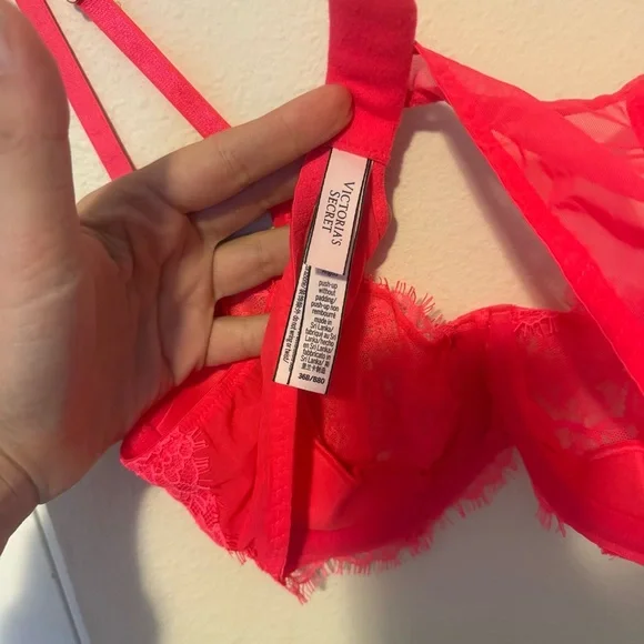 Victoria’s Secret Lace Demi Bra 💖✨ Size 36B - Picture 5 of 5